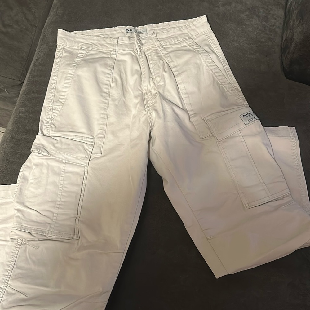 Zara Cargos